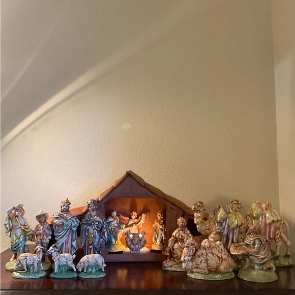 Vintage Atlantic Mold Nativity Manger Scene, 21-Piece, 1970 Ceramic Set